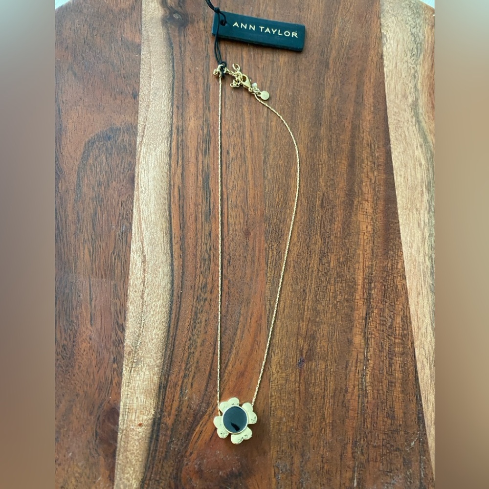 NWT Ann Taylor Gold Toned and Black Floral Clover Pendant Necklace